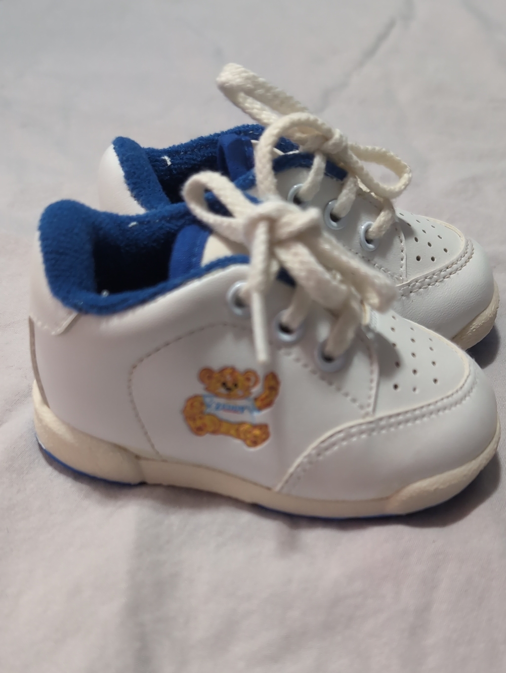 Zeddy Zellers EUC Like NEW Shoes Sneakers Infant Baby Size 2 *Q23